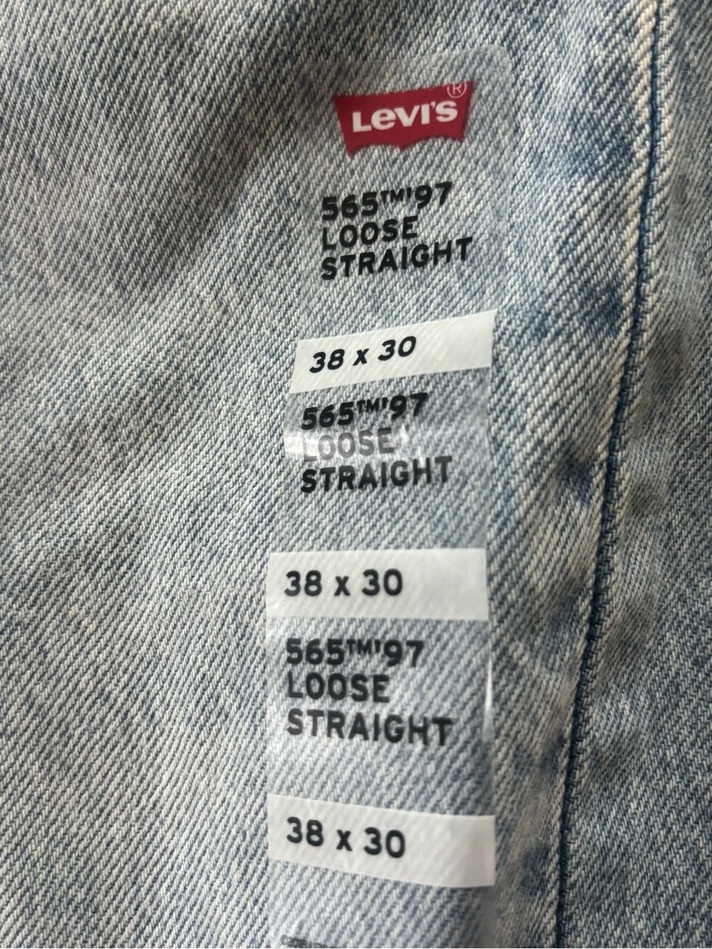 NWT Men's Levi's 565 Loose Straight Jeans 38X30